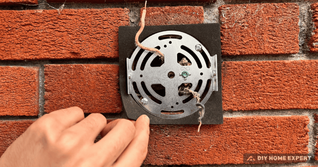 how to change an outdoor Light fixture
